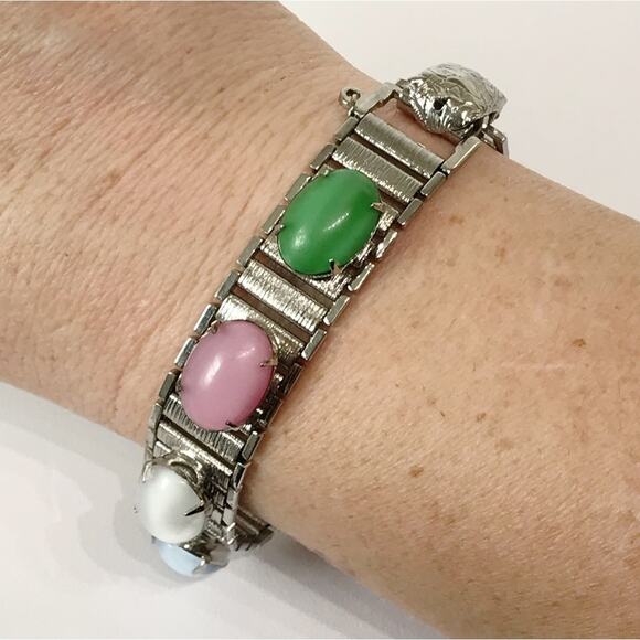 Vintage Moon Glow Bracelet Sarah Coventry Cabochon Party Pastels Scarab Style - Picture 4 of 16